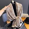 2025 Nuevo Algodón y Lino Simple Color Bloqueado Letra Pañuelo Bufanda Estilo Coreano Moda Viaje Protección Solar Bufanda de Gasa