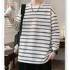 Moderna y elegante, esta camiseta de rayas de manga larga para hombres y mujeres es perfecta para otoño e invierno.. Es cómodo, casual e ideal para el uso diario