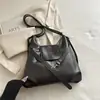 Mochila de grande capacidade para mulheres para o início da primavera, nova bolsa de trabalho retrô da moda 2026, bolsa tote versátil crossbody, moderna