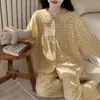 Pijama Feminino Outono e Inverno Cardigan de Algodão Imitado Conjunto de Calça Longa e Manga Longa Roupa Simples para Casa Pode Ser Usado Fora com Bojos Integrados
