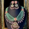 Conjunto de Collar y Pendientes de Perlas Multicapa Estilo Palacio Retro, Joyería Versátil Inspirada en el Diseño de Lujo Ligero, Accesorios Exquisitos de Nicho