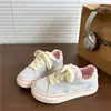 Zapatos de Lona Blancos con Suela Gruesa de Estrella Estilo Coreano para Estudiantes Femeninas Versátiles Casuales Zapatos de Tabla ins Retro Punta Redonda Zapatos de Pan