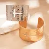 Pulsera Geométrica Abierta de Metal Texturizado con Diseño de Cruz Hueca Europea y Americana, Joyería de Mano Exagerada, Elegante y de Alta Gama para Mujer