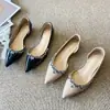 Zapatos de Charol para Mujer Hui Liya 2026 Nuevas Sandalias de Primavera/Verano Talla Pequeña que Aumentan la Altura con Cortes Laterales Zapatos Planos