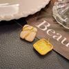 Aretes de botón cuadrados de esmalte geométrico retro francés, diseño de personalidad exagerada de lujo ligero de alta gama, joyería geométrica para las orejas