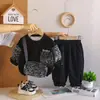 Conjunto Masculino 2026 Novo Estilo Primavera e Outono Moda Infantil: Conjunto de Duas Peças: Moletom de Outono com Mangas Longas e Bolsa Transversal