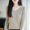 Novo suéter de malha com gola V e corte solto para outono e inverno, peça básica feminina, cor sólida, casual, adequado para o trabalho e projetado para ser usado como camada interna