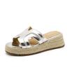 Mismo estilo que Ruth~Pantuflas retro de una línea H de suela gruesa para mujer para usar en exteriores 2025 Verano Hermosas sandalias y pantuflas con altura aumentada Sandalias de cuña