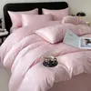 Conjunto de quatro peças de cetim jacquard liso e bicolor, estilo novo para primavera e verão, estilo de luxo leve, conjunto de cama de cetim liso e bicolor