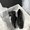 Mocasines Elegantes y con Estilo de Punta Redonda con Tacón Bajo Versátiles, Cómodos Mocasines Nuevos de Alta Calidad en Color Café Oscuro, Colección Primavera 2026