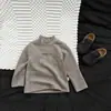 ¡Imprescindible! Camiseta interior básica de cuello alto para bebés, perfecta para primavera y otoño. Ropa para bebé, camiseta de manga larga con estampado de letras, ideal para usar en capas en otoño