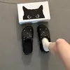 Chinelos Fechados Modernos de Cor Sólida com Tachas 2026 Solado Grosso Antiderrapante Slip-On Doce para Meninas Aumento de Altura Meio Chinelo Preguiçoso