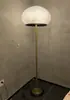 Sofá de sala de estar de mediados de siglo moderno con lámpara de pie de diseño creativo, estudio estilo Zen, dormitorio, sala de té y lámpara decorativa de mesa
