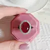 Anillo para Mujer Incrustado de Diamantes Anillo Sencillo Fabricante de Joyería Enviado al Por Mayor para Mujer Exportación Anillo de Estilo Caliente R7769