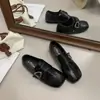 Mocassins de couro confortáveis e versáteis, sapatilhas de bico fino, sapatos Mary Jane, sapatos femininos de bico quadrado com solas macias, adequados para o trajeto diário, e com um estilo retrô