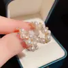 Pendientes de perla con forma de C dulces y sencillos de moda para mujer, personalidad de网红 (Red Net), versátiles, pendientes de lujo ligero, pendientes con pasador de plata s925, moda