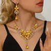 Brincos e colar de flor de cristal brilhante de design de nicho europeu e americano conjunto de joias de luxo leve Joia Doce para Noiva