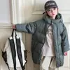 Yishan ama la nueva chaqueta de plumón para niños en las chaquetas de plumón largas para hombres y mujeres, fabricantes de chaquetas de plumón engrosadas, venta al por mayor en vivo