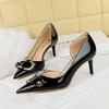 638-AK38 Zapatos de Banquete para Mujer de Estilo Europeo y Americano Tacón Fino Tacón Alto Boca Baja Puntiagudos Charol Hueco Lateral Hebilla Metálica Zapatos de Una Capa para Mujer
