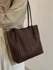 Bolso de diseño de moda transfronterizo para mujer, nuevo bolso tote con patrón tejido vintage, bolsa de un solo hombro de gran capacidad para llevar debajo del brazo