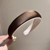 Diadema de Esponja Color Café Elegante Retro Estilo Hong Kong Celebridad de Internet Elegante Diadema para Cabeza Alta Horquilla Nuevo Accesorio para el Cabello Versátil para Mujeres