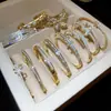 Pulsera con Cierre de Letra de Circonita Estilo Francés, Sensación de Lujo Ligero de Alta Gama, Joyería de Moda Exquisita y Sencilla con un Diseño Único