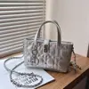 2026 Nova Bolsa Duchess Xadrez Feminina Urso de Pelúcia Fofo com Pingente Bolsa de Ombro Único Transversal Bolsa de Mão para o Dia a Dia