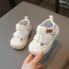 Sandálias Infantis Verão Novo Estilo 2026 Meninos Anticolisão Sapatos para Caminhar Sapatos de Meninas Calçados de Bebê Crianças Pequenas Sapatos de Bebê