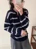 Moda suave estilo coreano~ Suéter de lana para mujer con cuello polo, diseño elegante, efecto adelgazante, rayas de colores contrastantes, suéter de punto con cuello en V