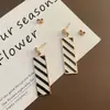 Aretes de Perlas Naturales, Exquisitos Minimalistas de Nicho para Mujer, Lujo Ligero de Alta Gama, Aretes S925, Accesorios para Orejas de Venta Caliente 2026