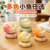 Enfeite de peixe koi de cerâmica pintado à mão com esmalte brilhante, peça de artesanato para alívio de estresse para mesa de chá de porcelana