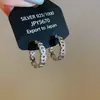 Brincos Redondos Geométricos de Nariz de Porco com Zircônia Super Brilhantes, Modernos, Estilosos, Tendência, Elegantes com um Toque de Luxo Leve e de Alta Qualidade