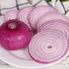 Cebollas de piel morada, dulces y frescas, aptas para comer crudas como fruta o verdura, no picantes, una especialidad de la granja. Envío gratis por una caja completa