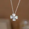 Collar de Diamante Único de Seis Garras Starlight para Mujer, Moderno y Sencillo, Diseño de Nicho con un Toque de Lujo, Colgante de Cadena para Clavícula