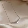 Collar Colgante Triangular Liso Transfronterizo Europeo y Americano, Cadena para Clavícula de Lujo Ligero de Gama Alta, Joyería de Moda Minimalista al por Mayor