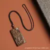 Collar con Colgante de Madera de Agarwood Tallada a Mano de Mil Brazos de Guanyin para la Paz Adorno Colgante Artesanal Amuleto de Buda Accesorio Colgante