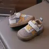 Zapatos para caminar de bebé, diseño color block, versátiles, con cierres de velcro, adecuados para primavera y otoño, estilo nuevo, zapatos casuales cómodos y ligeros para niñas