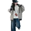 Abrigo de Otoño para Niñas 2026 Nuevo Modelo Camiseta Rayada Infantil Cárdigan con Capucha Holgado de Moda para Niños Mayores Ropa de Abrigo Tendencia