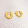 Nuevos pendientes de latón galvanizado de oro real de 18 quilates con forma de corazón, brillantes, de temperamento estrecho, de estilo simple, pendientes de moda para mujer