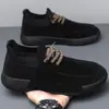 Nova coleção masculina de primavera e outono: sapatos casuais de couro macio, tênis versáteis e respiráveis, mocassins slip-on com sola macia e confortáveis