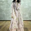 Vestido de Linho Rosa Estampado Estilo Artístico de Verão Gola Diagonal Abotoado Novo Estilo Nacional Redutor de Idade