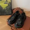 Zapatos pequeños de cuero para mujer estilo británico nuevos primavera y verano estudiantes cabeza grande retro cordones negros suela gruesa zapatos Mary Jane versátiles