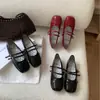 2026 Estilo Nuevo Zapatos Planos de Ballet con Punta Redonda y Correa Única de Cuero Brillante para Mujer, Boca Baja Suela Suave Zapatos Rojos