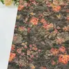 Tela de jacquard de seda dorada en relieve estilo palacio, reminiscentes de los brocados de la dinastía Song, adecuada para prendas de abrigo estructuradas, vestidos, chalecos y trajes