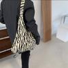 Bolsa Feminina Estilo Coreano Outono e Inverno Nova Chegada Uma Alça Sob o Braço Estampa de Leopardo Lona Bolsa Feminina Versátil Moda Bolsa de Tecido Bolsa Tote