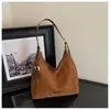 Bolso de hombro suave de ante para mujer, nuevo estilo 2026, diseño de alta gama, adecuado para ir al trabajo, gran capacidad, se puede llevar debajo del brazo o como bolso cruzado