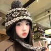 Gorro de Punto Fair Isle con Pompón y Orejeras para Mujer, Estilo Vintage, Cálido para Otoño e Invierno, Hace que la Cara Parezca Más Pequeña, Adecuado para Circunferencia de Cabeza Grande