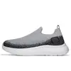 Sapatos Masculinos de Primavera 2025 Novo Modelo Tênis Respiráveis de Malha para Casal Slip-On Fly-Knit Casuais Tendência Sapatos Femininos