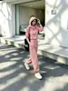 Conjunto de Sudadera Deportiva Casual Estilo Coreano 2026 para Mujer, Corte Holgado, Rejuvenecedor, Moderno Conjunto Rosa de Dos Piezas para Otoño e Invierno