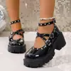 Zapatos de mujer de tacón medio, punta redonda, remaches poco profundos, nuevo estilo otoño 2026, zapatos pequeños de cuero con correa cruzada de remaches, al por mayor en stock